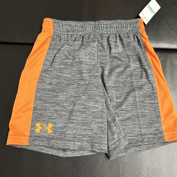 NWT Under Armour Athletic Set Boys Size 5 - Picture 3 of 3